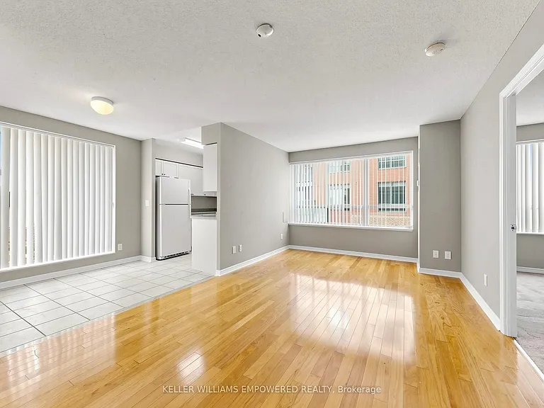 11 Oneida Cres #211 — Photo 6