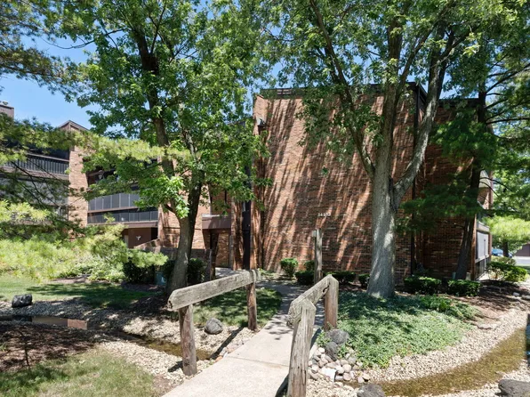 14513 Sussex Ct #Penthouse 1, Oak Forest, IL 60452