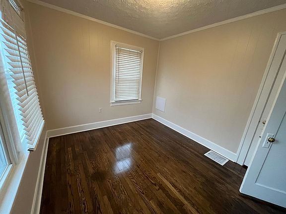 4th image of 1503 Nutwood St