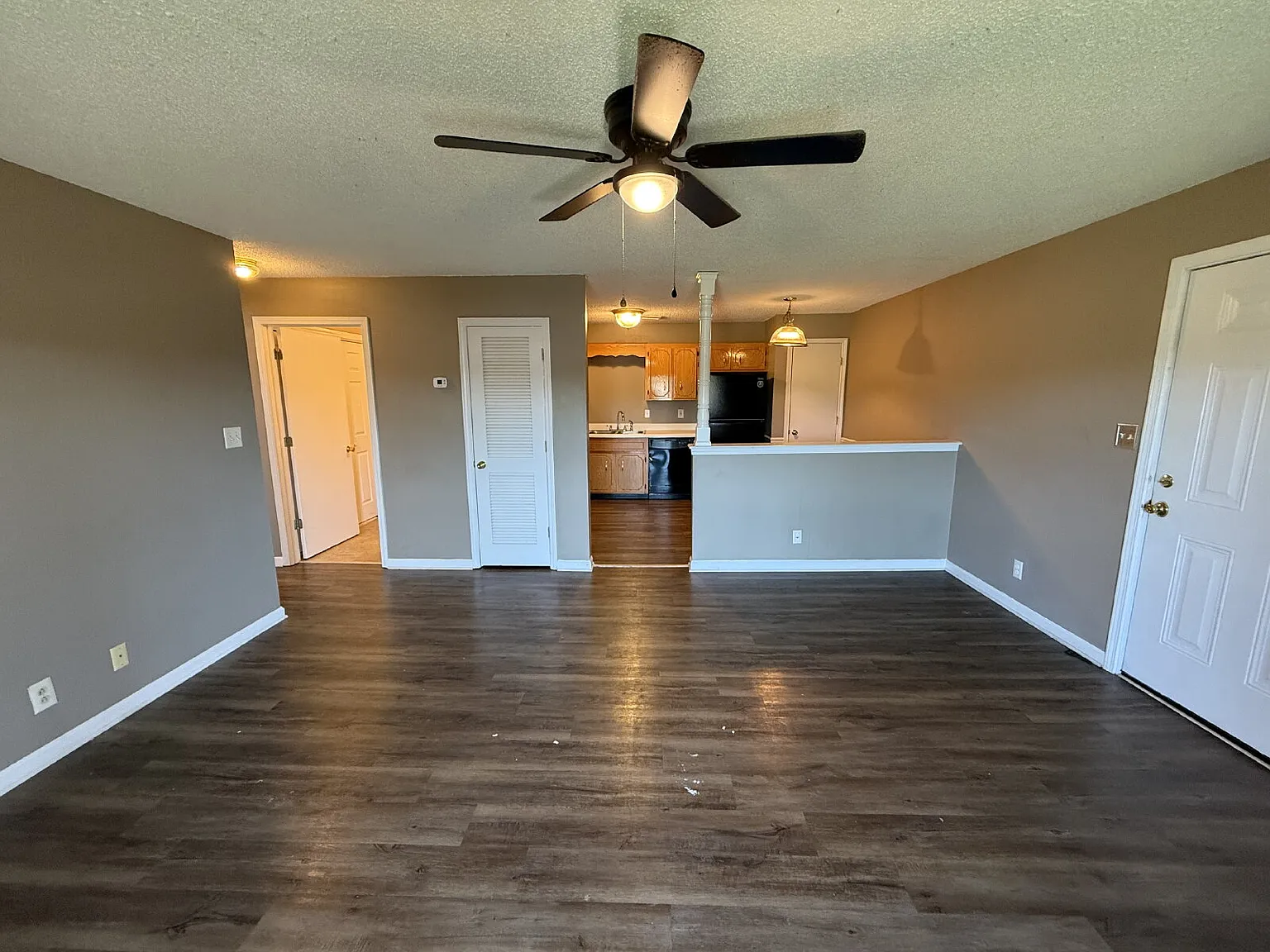 2 bed, 1.0 bath, 980 sqft, $950 — Photo 4