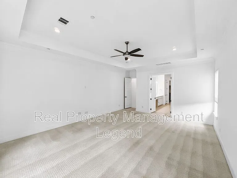 809 Jamestown Ln — Photo 40