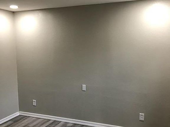 3rd image of 2444 Quinlan Ave
