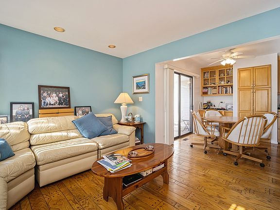 4th image of 1027 Sussex Ln