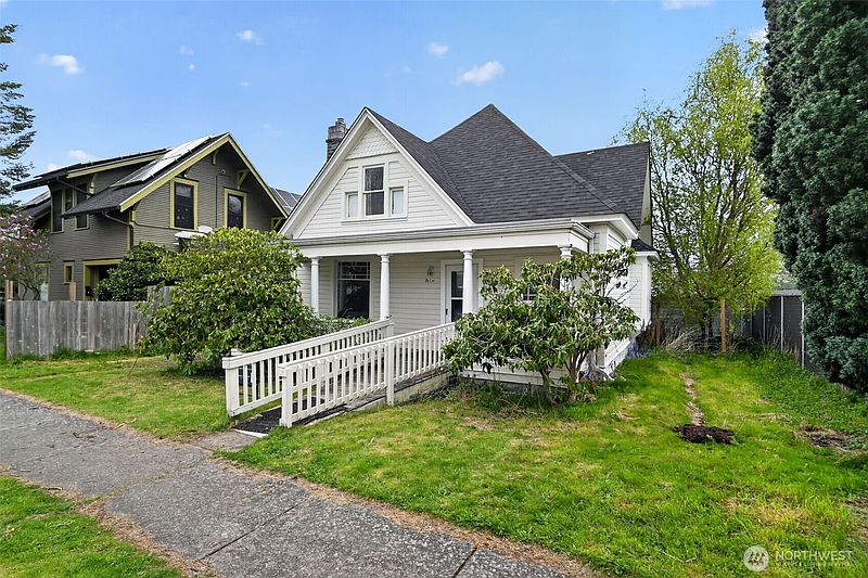 2nd image of 2514 Kulshan Street
