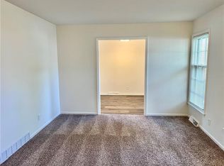 7861 Kessler Ln, Overland Park, KS 66204
