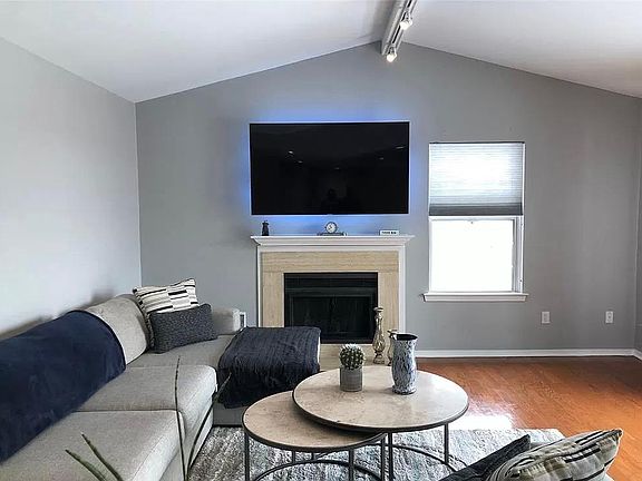 3rd image of 6630 Fieldstone Ct #1