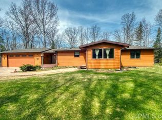 W4304 Casmiers Rd, Vulcan, MI 49892