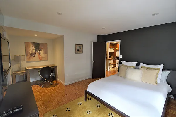 Rented by Global Realty Opportunities | media 42