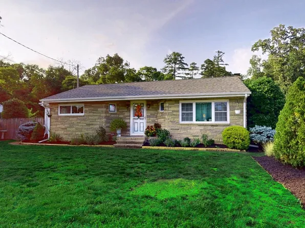 143 W Hampton St, Pemberton, NJ 08068