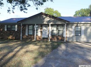 2947 Lynnwood Cir SW, Decatur, AL 35603