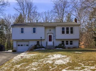 16 Woodland Dr, Townsend, MA 01469