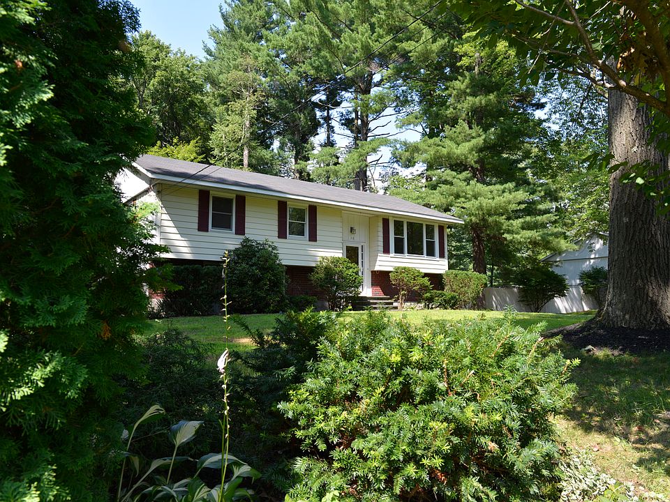 1st image of 38 Acorn Ave