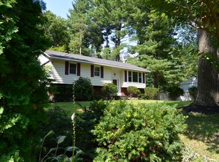 38 Acorn Ave, Clifton Park, NY