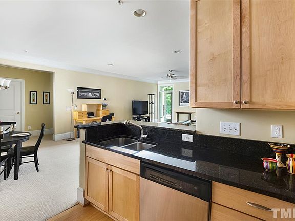 5th image of 401 Finsbury St APT 203