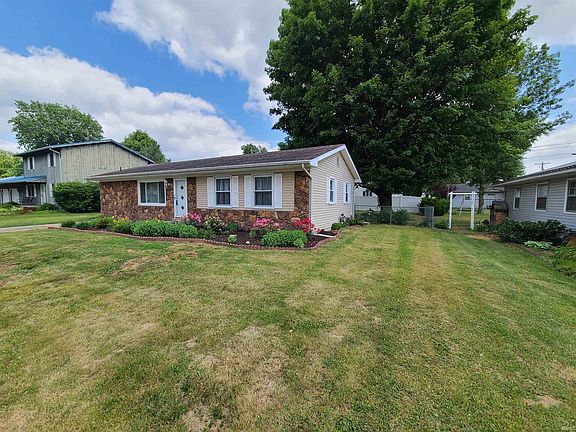 3rd image of 207 Brenda Dr
