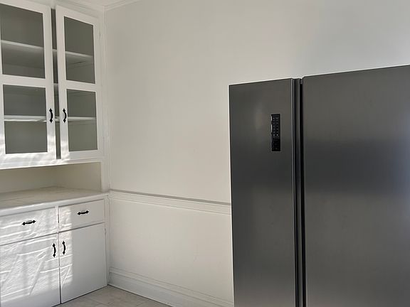2nd image of 244 Lawton Ave #11