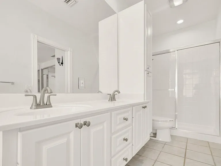 133 Wentworth Ct — Photo 31