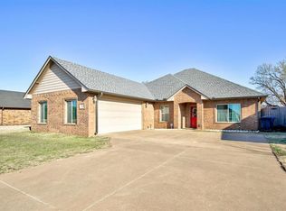 4428 Sandhill Dr, Enid, OK 73703