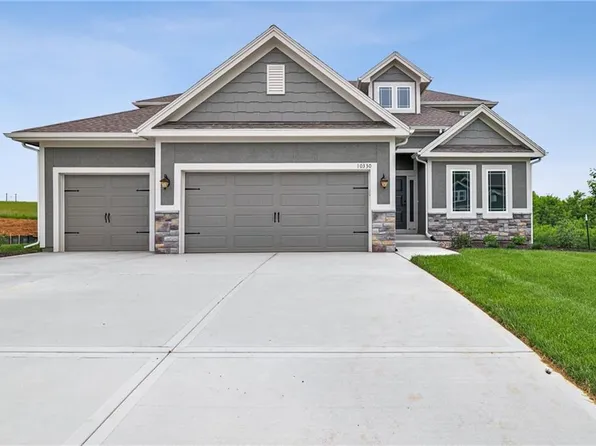 10330 N Winchester Ave, Kansas City, MO 64156