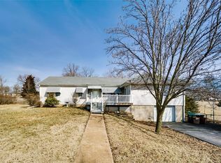 19 Circle Dr, Arnold, MO 63010
