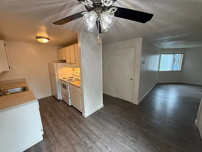 West Hills Village — Photo 28