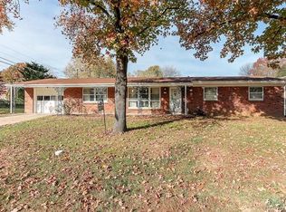 1607 Boone Dr, Saint Charles, MO 63303