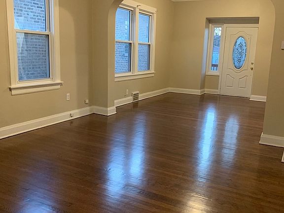 4th image of 118 N Lorel Ave