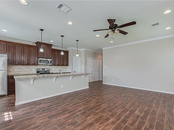 3rd image of 1140 Oney Hervey Dr