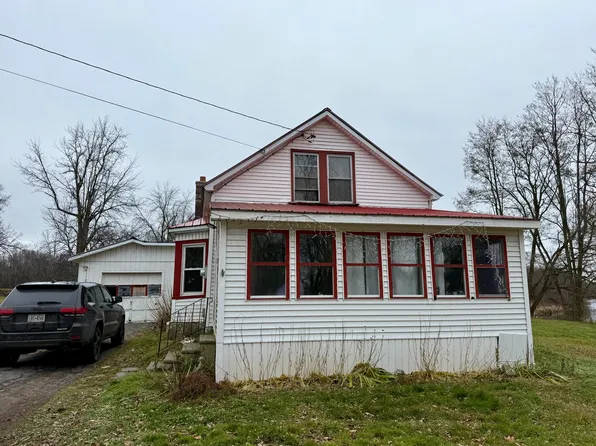 2 Covington St, Fort Covington, NY 12937