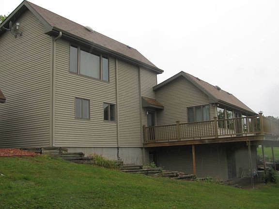 3rd image of 105 Hegge Ct