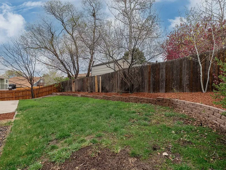 2630 Maroon Bells Ave — Photo 18
