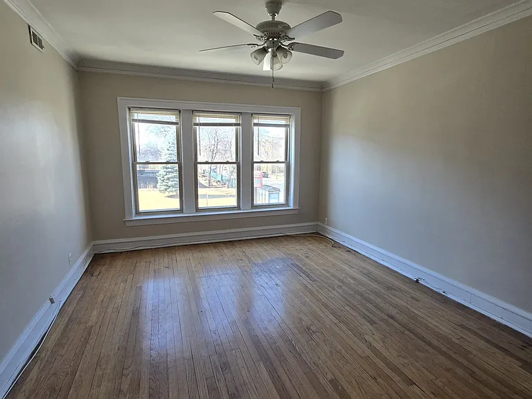 5131 N Damen Ave #3 — Photo 1