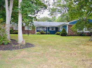 1 Stratton Ct, Stony Brook, NY 11790