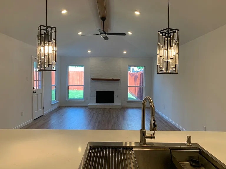 336 Lakewood Ct — Photo 9