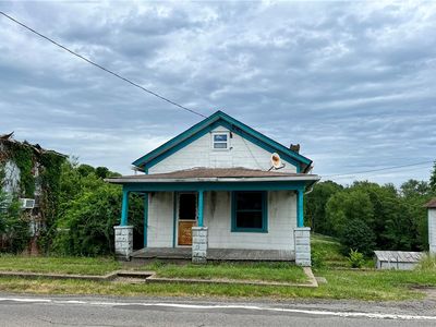 6299 Tuscarawas Rd, Industry, PA, 15052