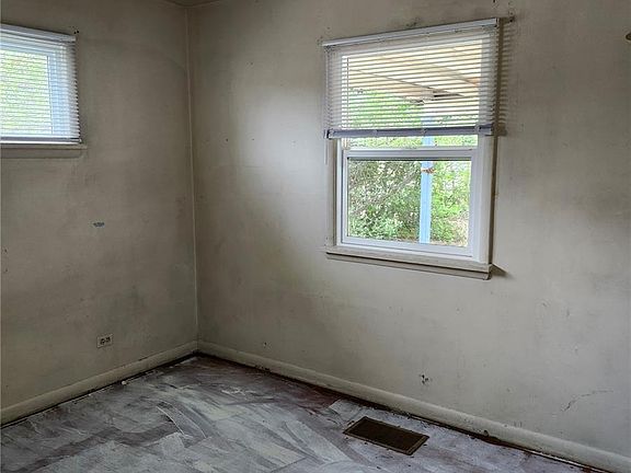 5th image of 3400 W Warren Avenue