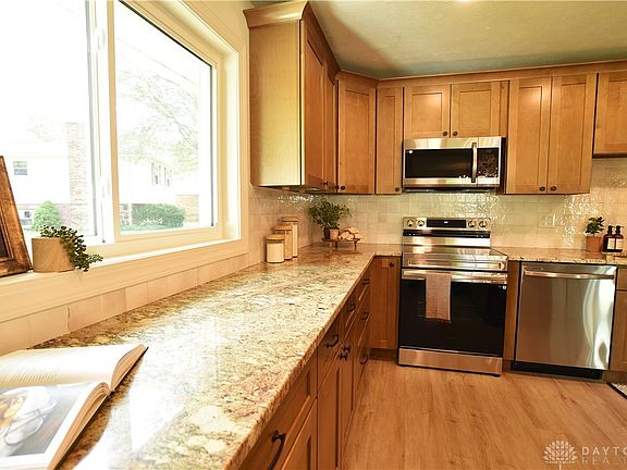 5th image of 701 Clear Brooke Ct
