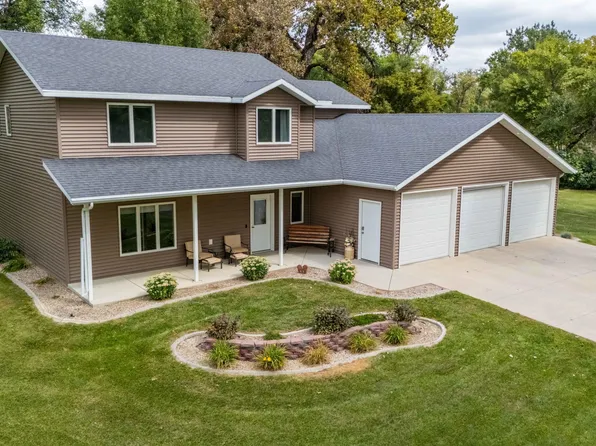 4501 Huber Dr, Bismarck, ND 58504
