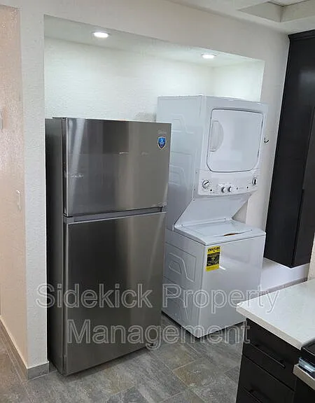 1157 S Townsend Ave — Photo 9