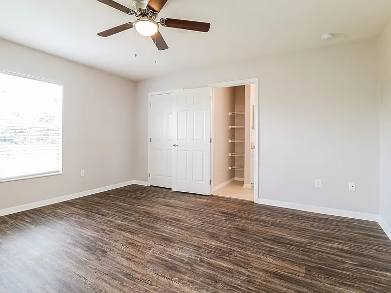 3802 35th St SW — Photo 16