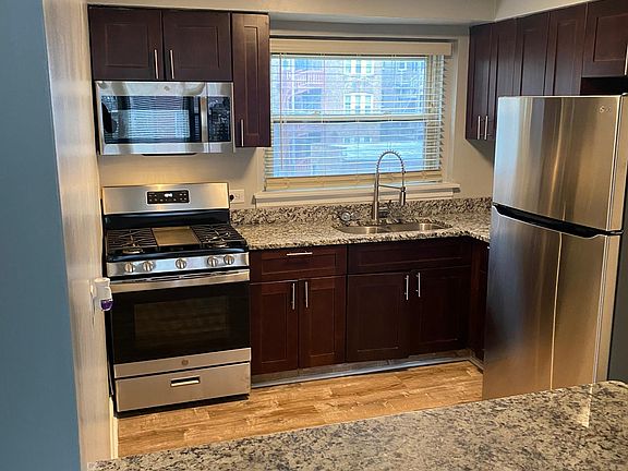 3rd image of 8933 S Blackstone Ave APT 1S