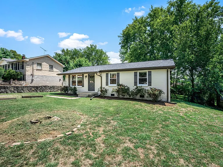 205 Cedar Dr — Photo 5