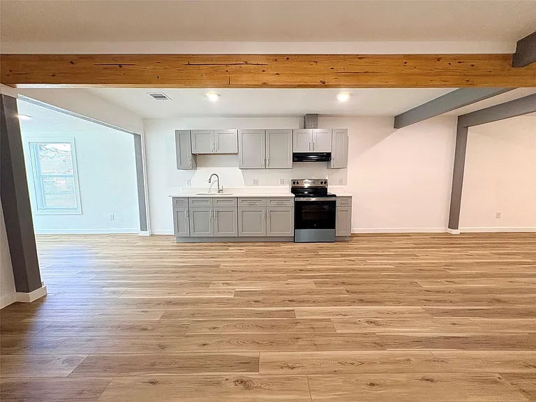 3206 Avenue K — Photo 8