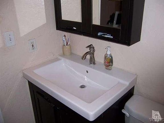 5th image of 3431 Highwood Ct APT 139