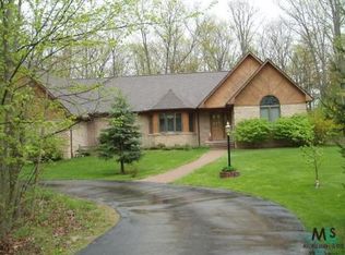 67090 Autumn Hollow Ln, Washington, MI 48095