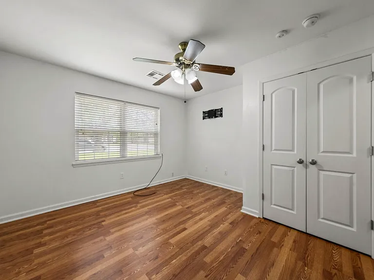 436 Topeka Dr — Photo 9