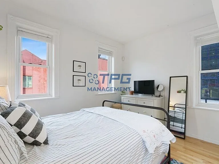 234 9th St #6 — Photo 11