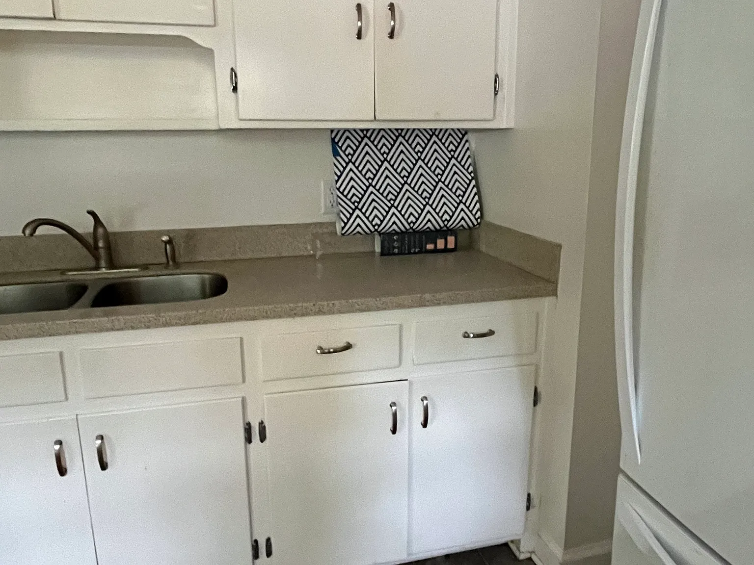 3 bed, 1212 sqft, $2,100 — Photo 4