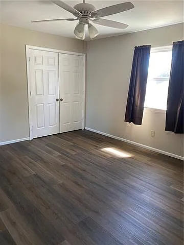 Building Photo - 209 Meadows Dr