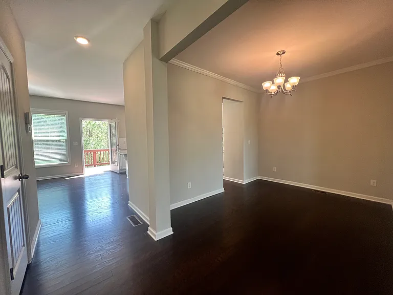 701 Sunset Park Dr — Photo 8